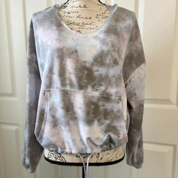 Women's Lightweight Cropped Pullover Scoop Neck Hoodie with Front Mock Pouch - Picture 8 of 10